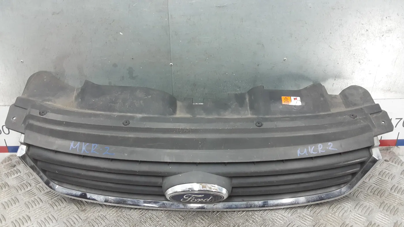Решетка радиатора к Ford Kuga 2009