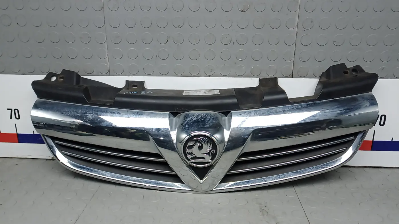 Решетка радиатора к Opel Zafira 2011