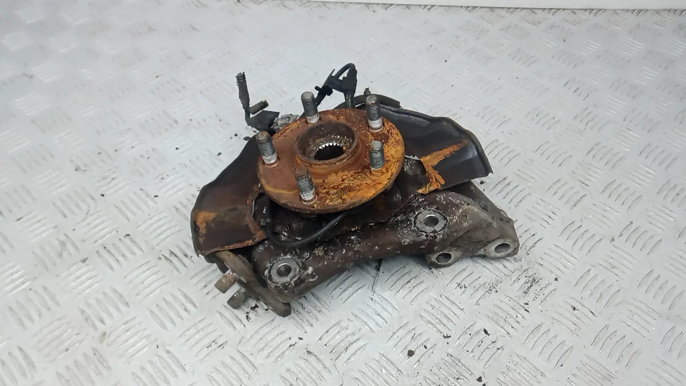 Кулак поворотный правый к Toyota Prius 2008