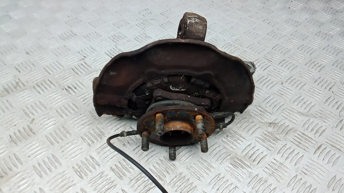 Кулак поворотный правый к Toyota Prius 2007