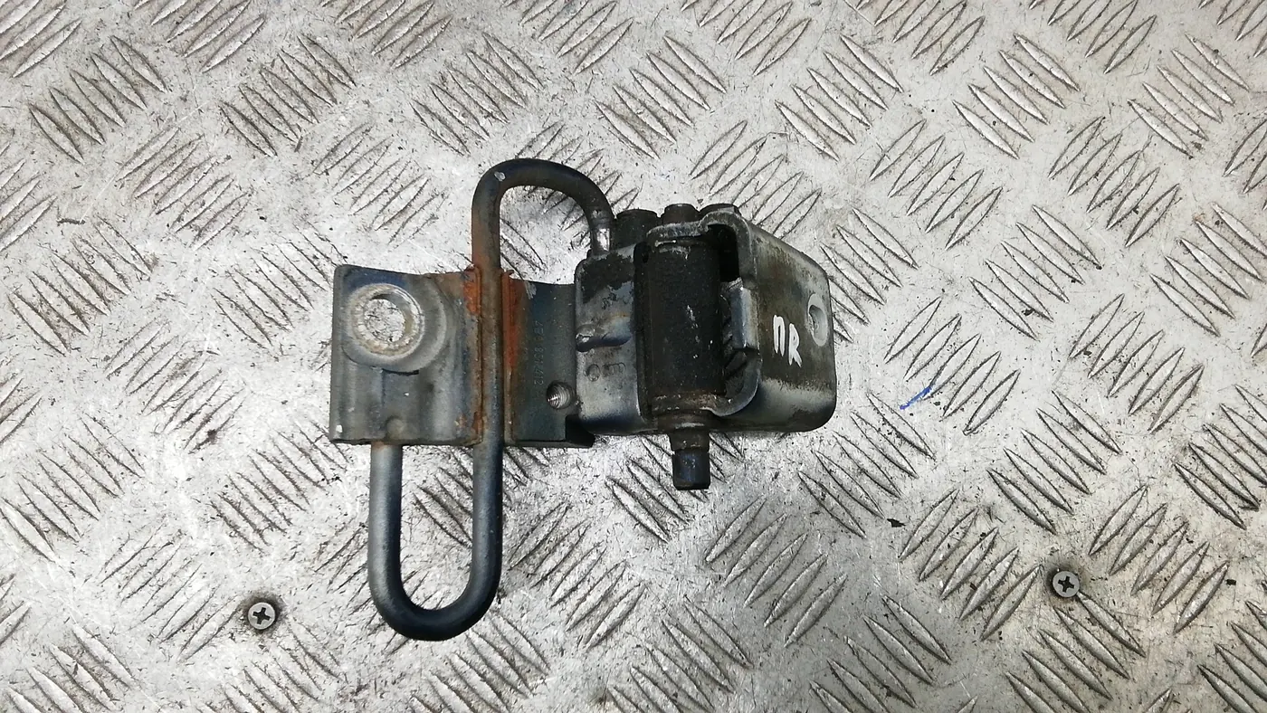 Петли к Volkswagen Passat 1998