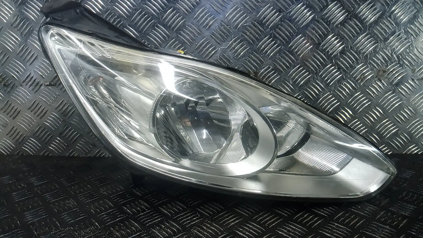 Фара правая к Ford C-MAX 2013