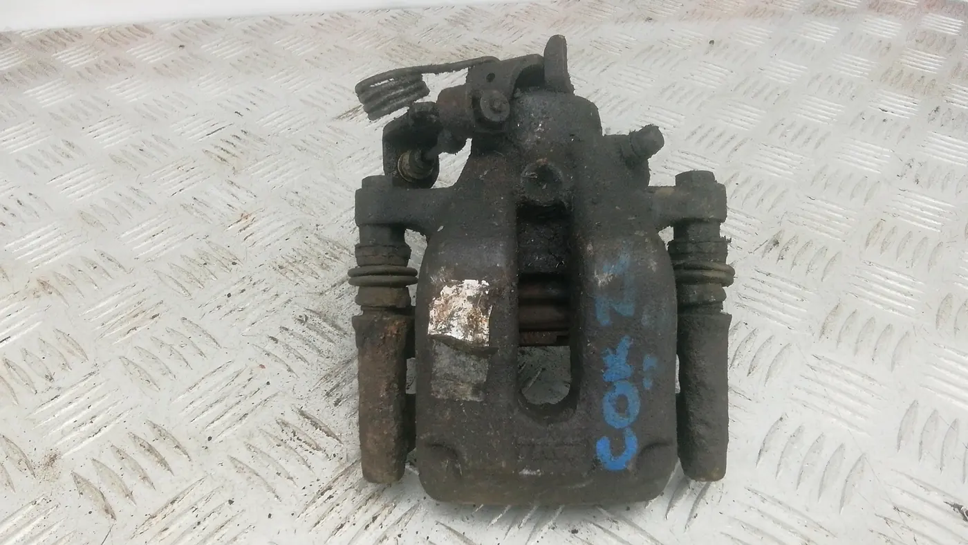 Скоба суппорта к Peugeot 407 2006