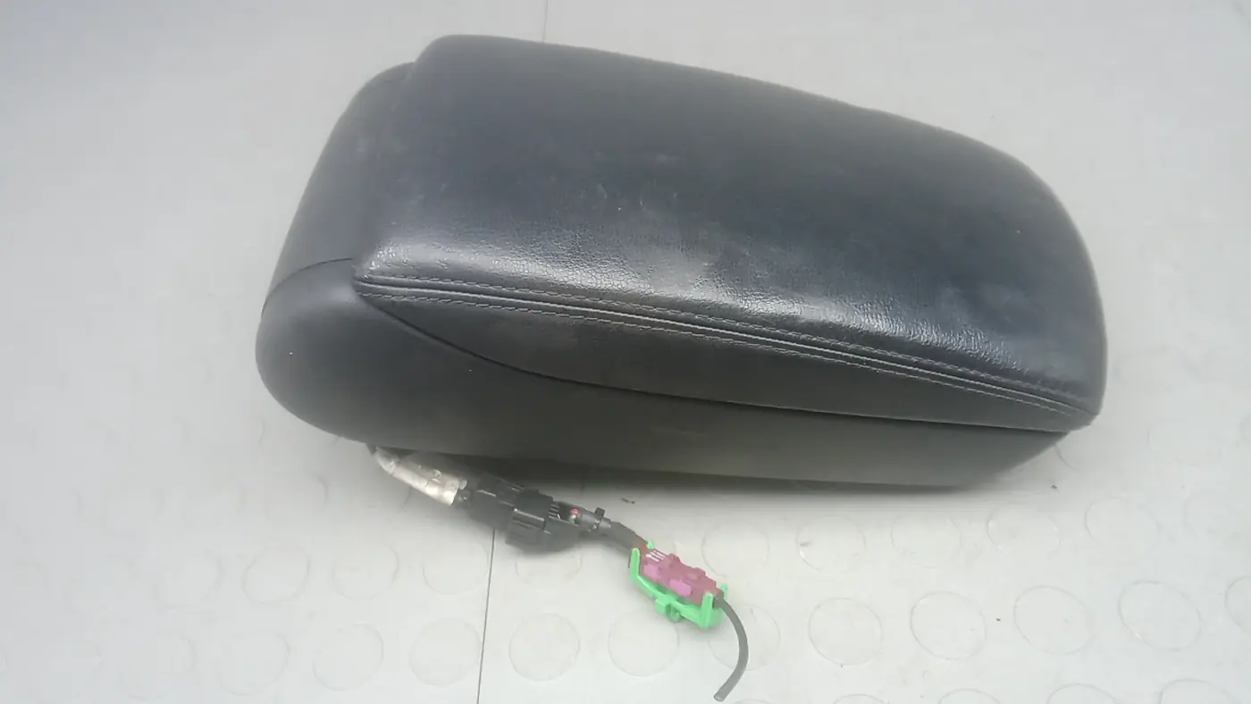 Подлокотник к Audi A6 2008