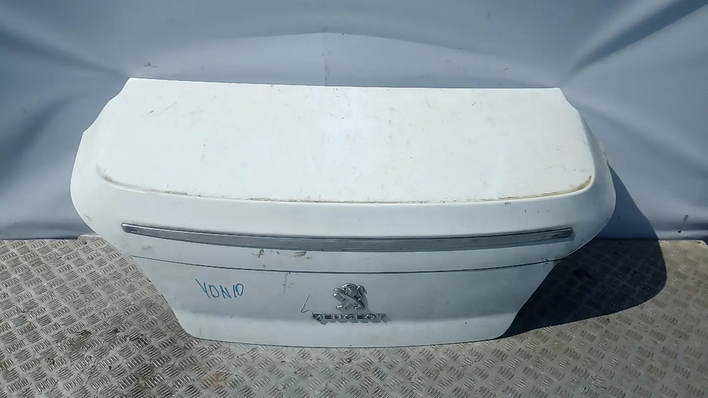Молдинг крышки багажника к Peugeot 508 2011
