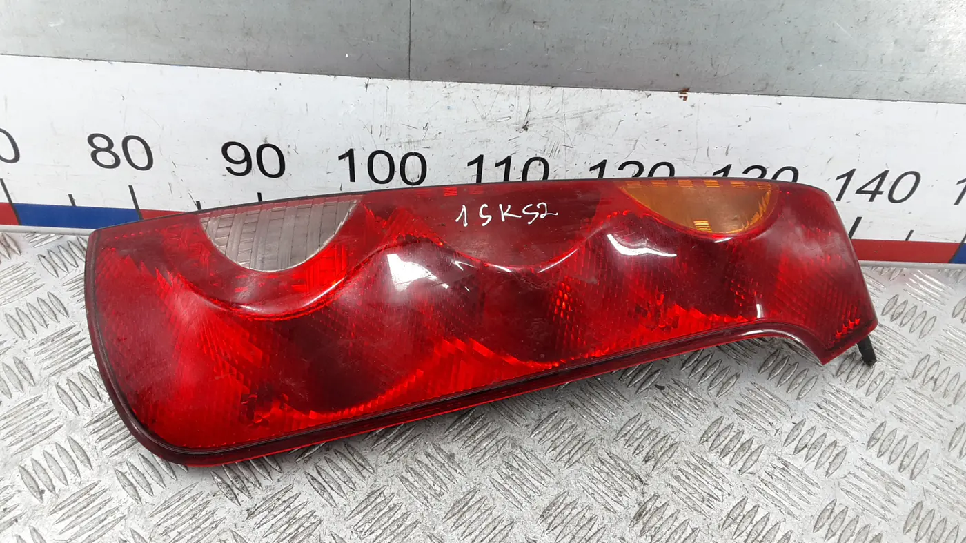 Фонарь задний правый к Nissan Note 2008
