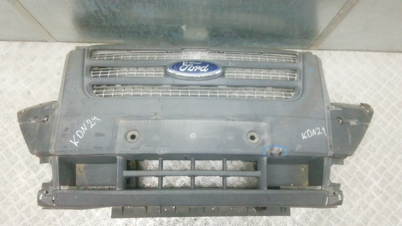Бампер передний к Ford Tourneo Connect 2013