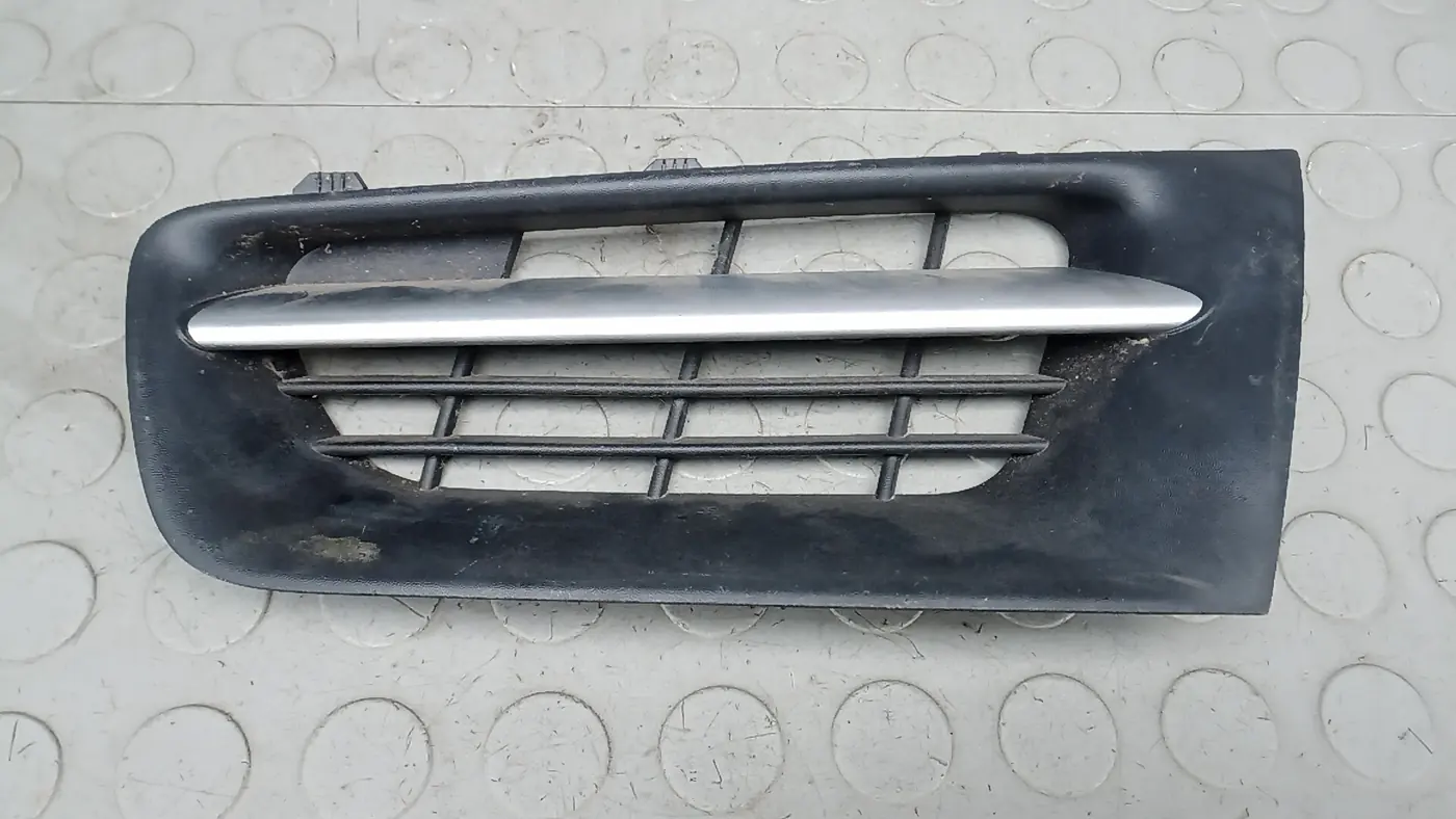Решетка радиатора к Renault Megane 2008