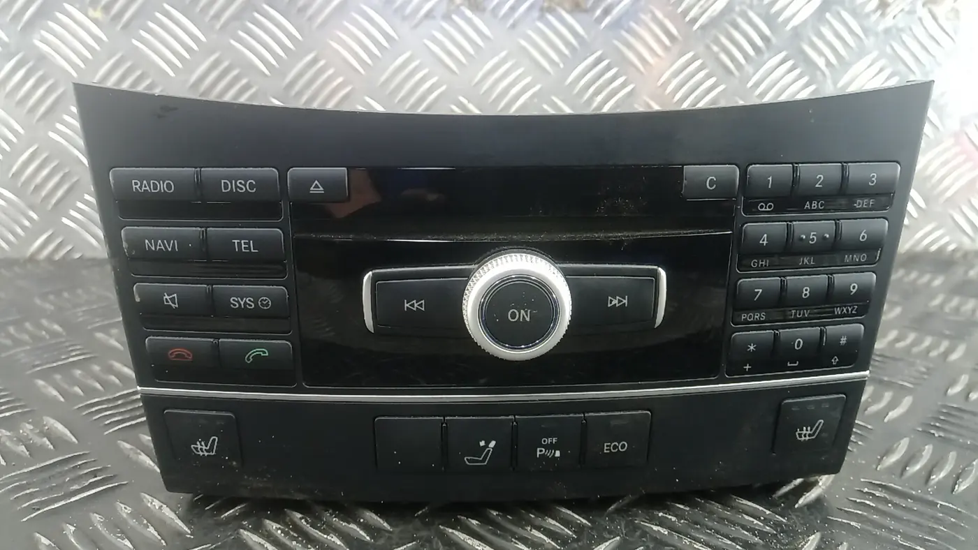 Магнитола к Mercedes-Benz E-klasse 2012
