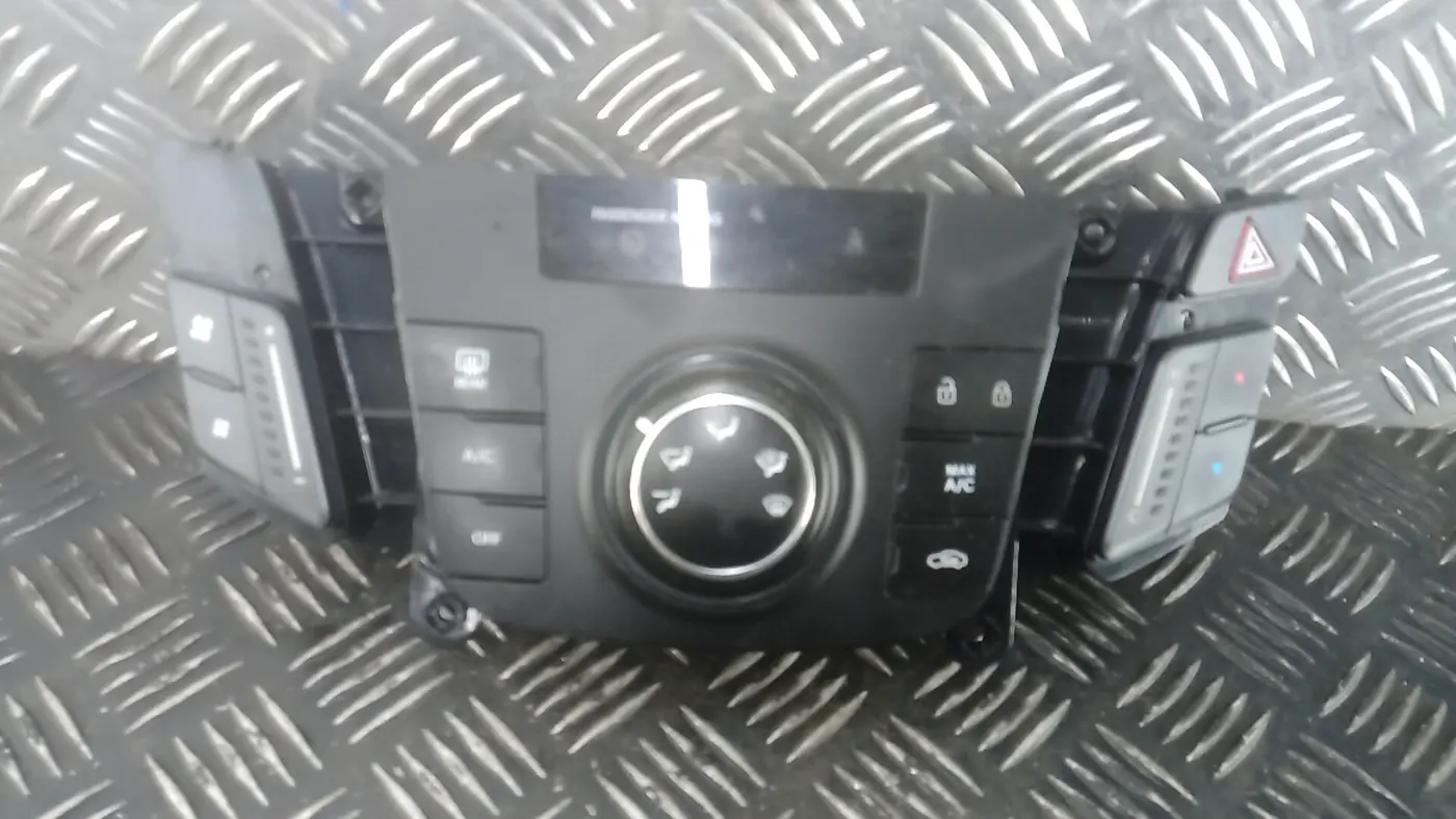 Блок управления печки (переключатель отопителя) к Hyundai i40 2015