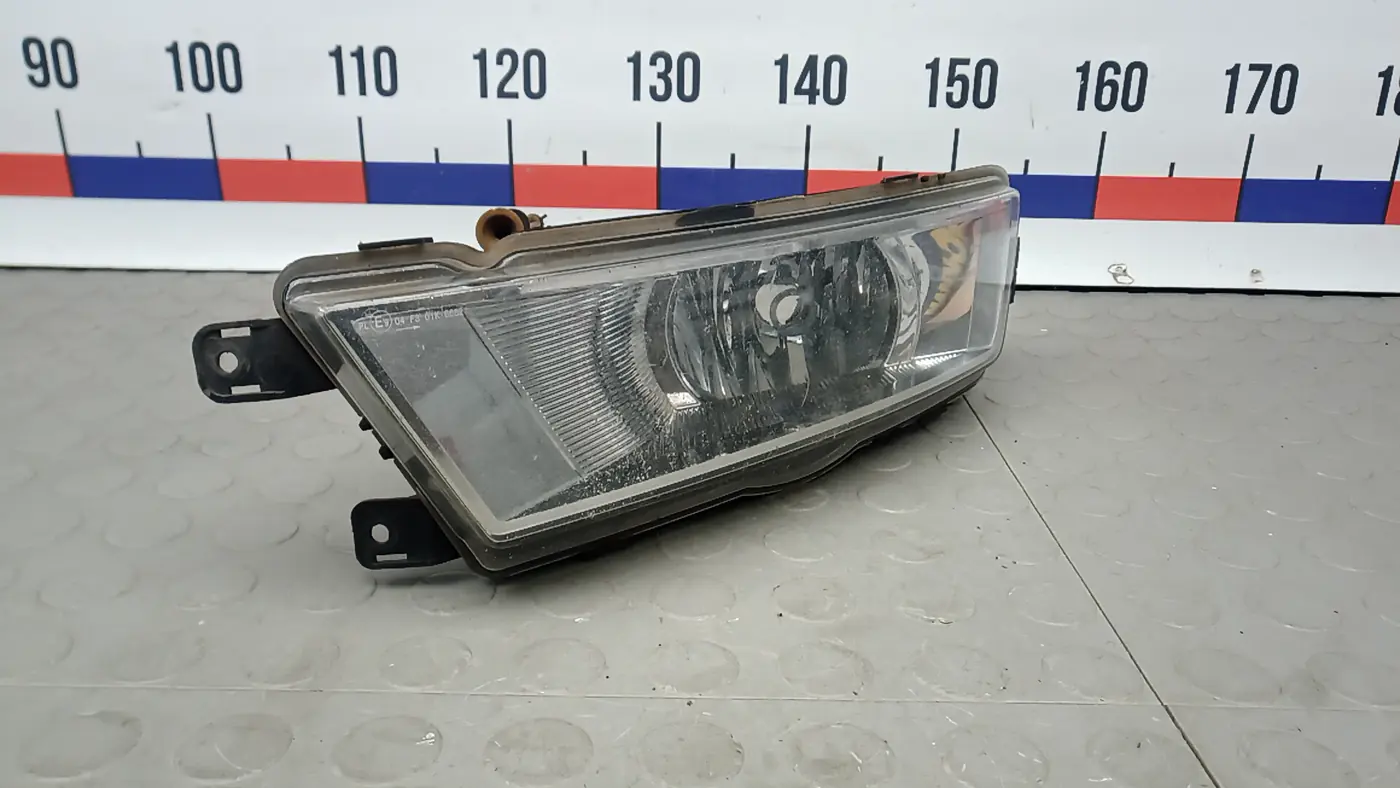 Фара левая к Skoda Rapid 2013