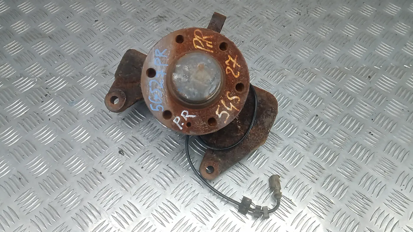 Кулак поворотный правый к Iveco  2011