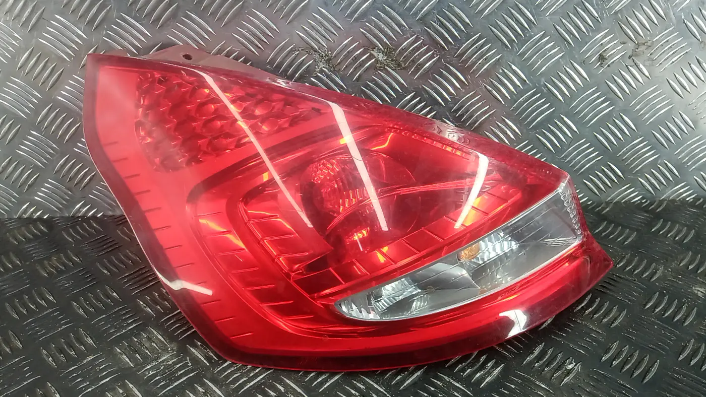 Фонарь задний левый к Ford Fiesta 2011