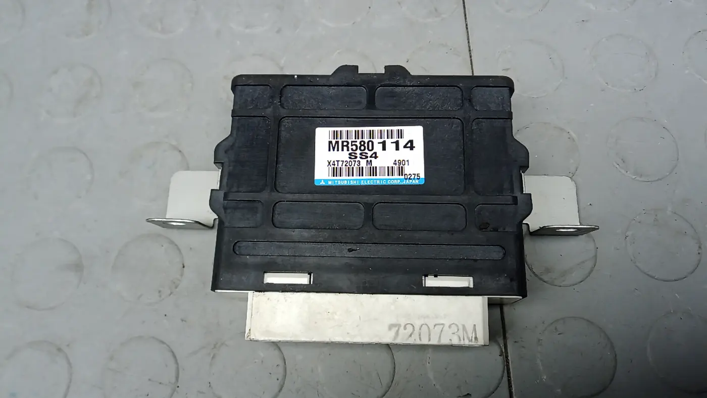 Блок управления к Mitsubishi Pajero 2005