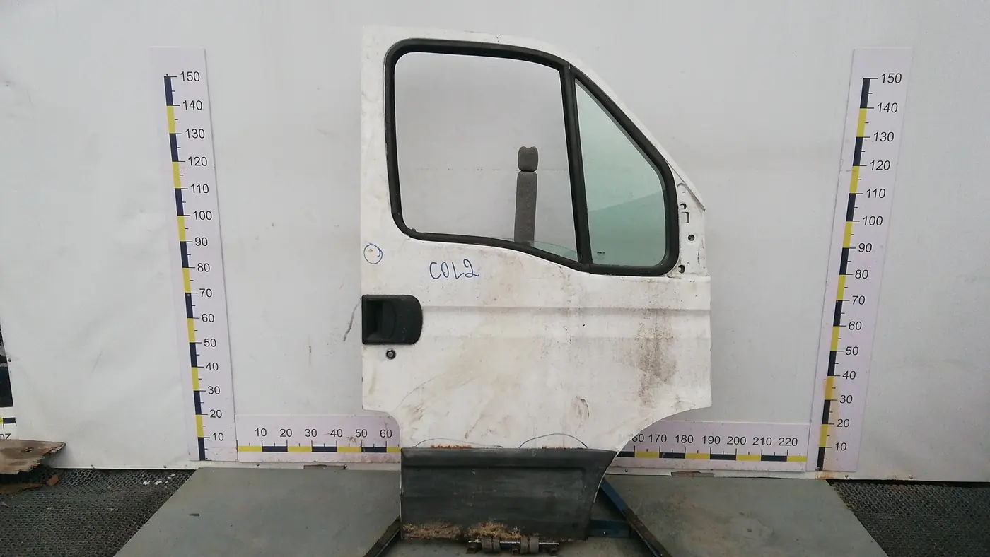 Дверь передняя правая к Iveco  2002