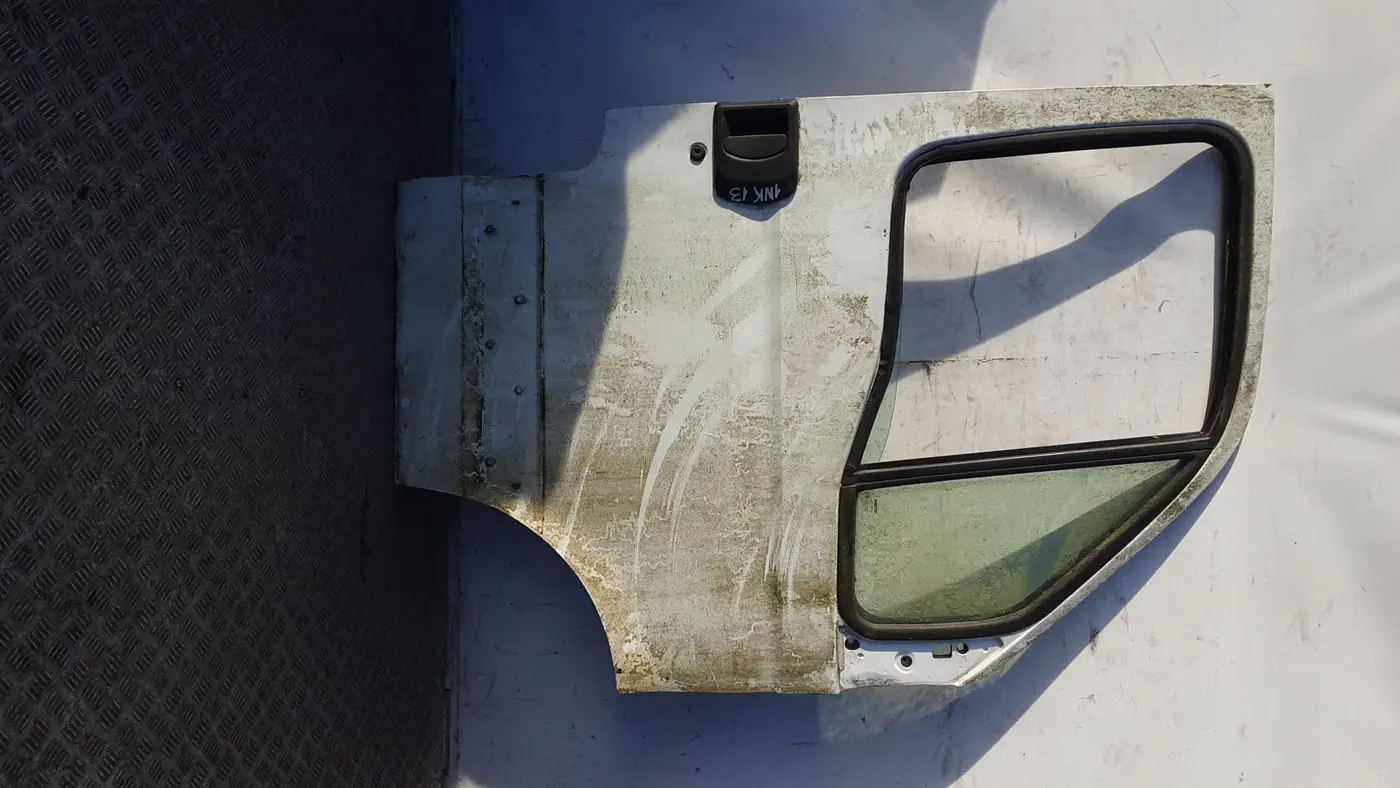 Дверь передняя правая к Iveco  2002