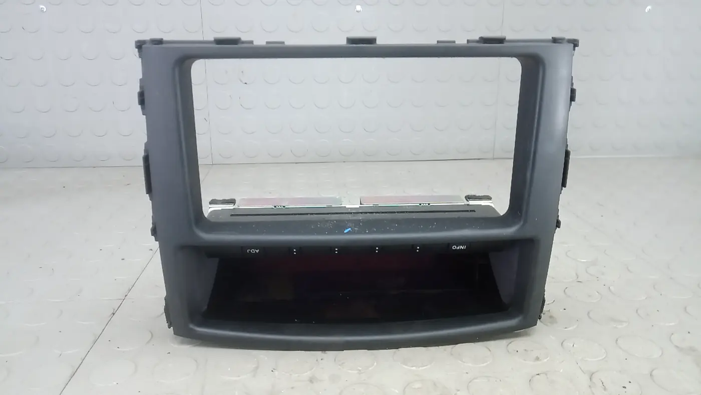 Монитор к Mitsubishi Pajero 2007