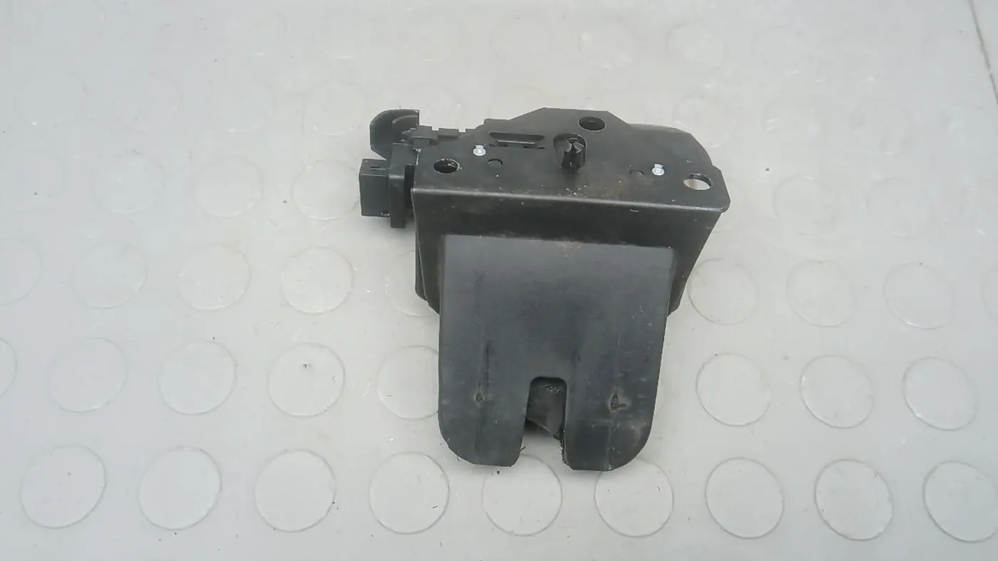 Замок двери к Audi A6 2007