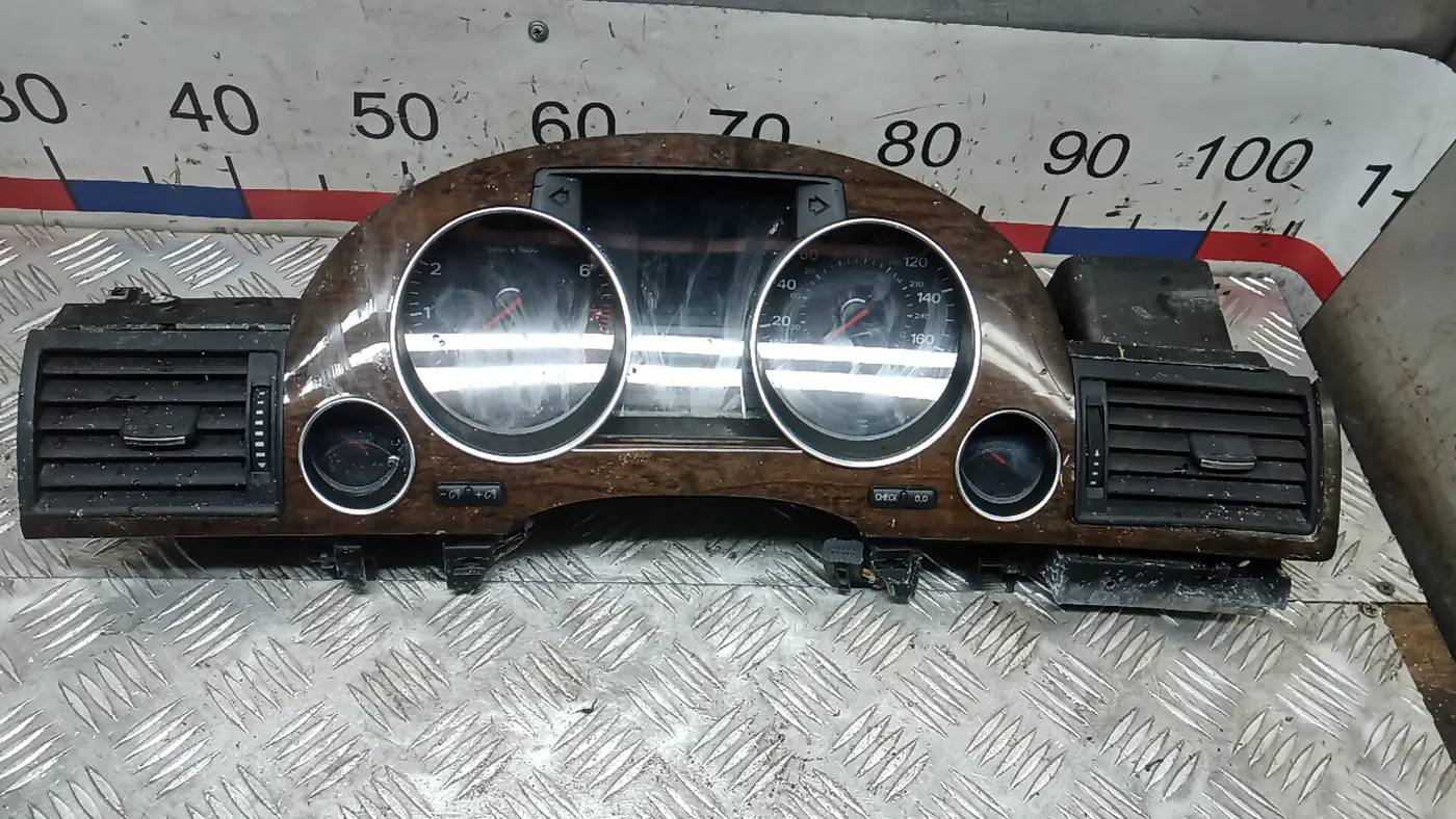 Рамка под магнитолу к Audi A8 2005