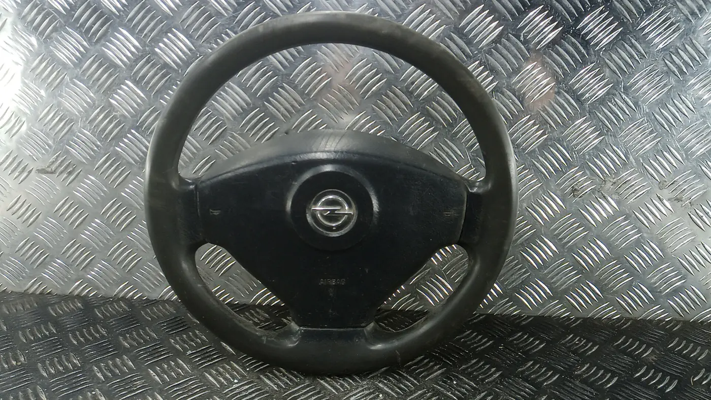 Руль к Opel Vivaro 2009