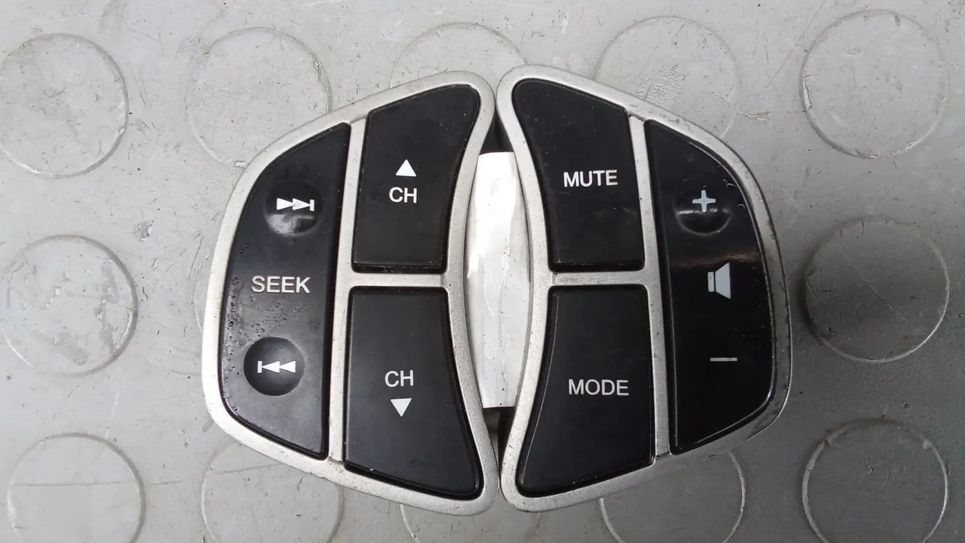 Кнопки руля к Kia Ceed 2008