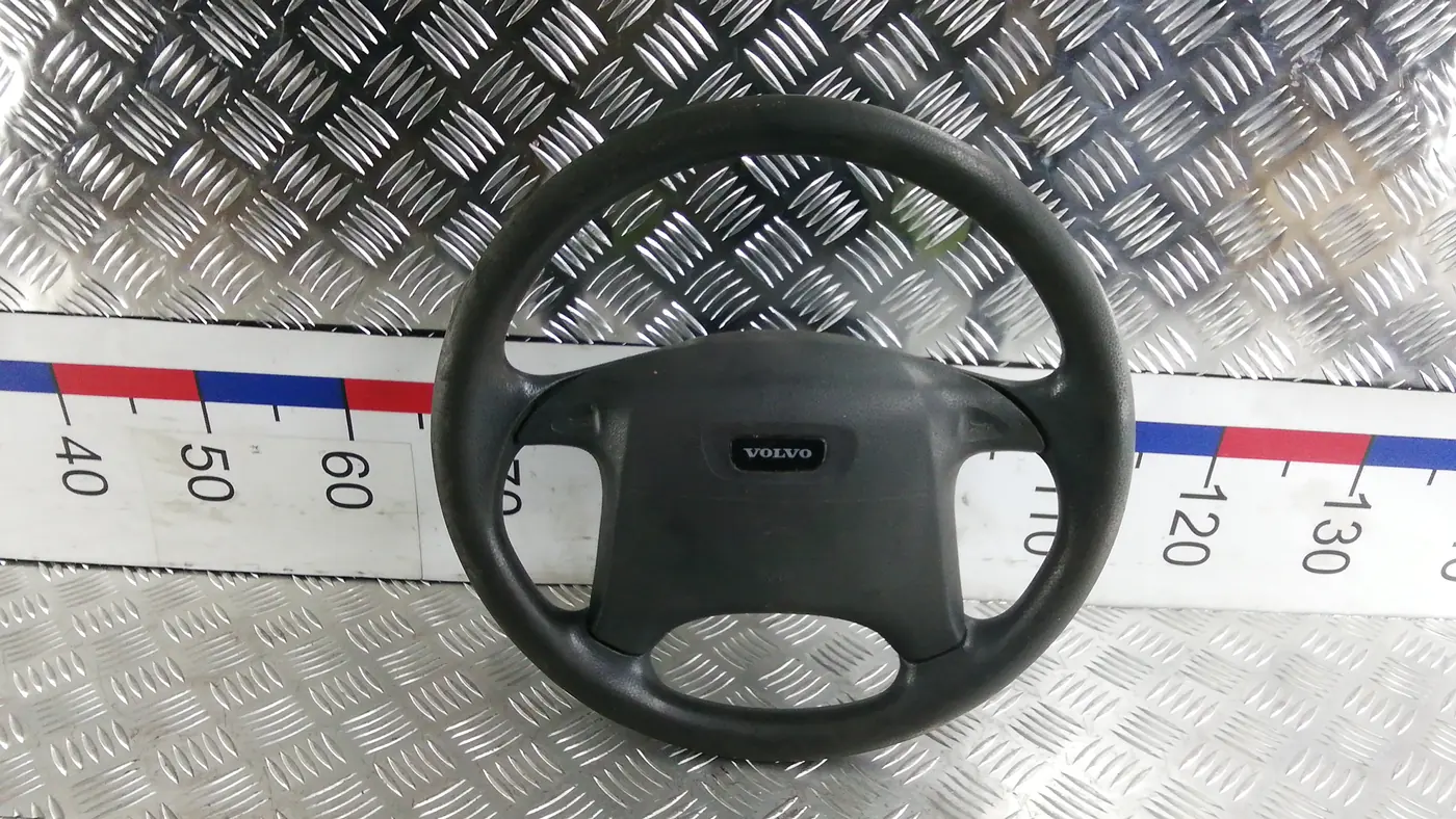 Руль к Volvo V40 1999