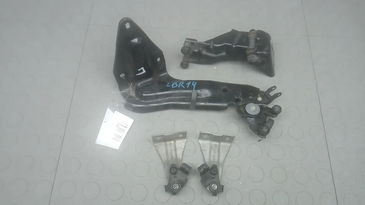 Петли к Chrysler Voyager 2008