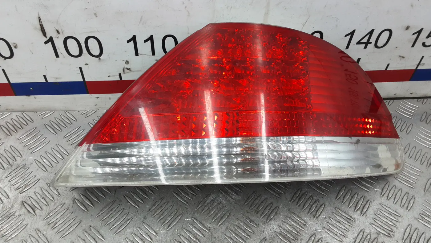 Фонарь задний правый к BMW 7 series 2003