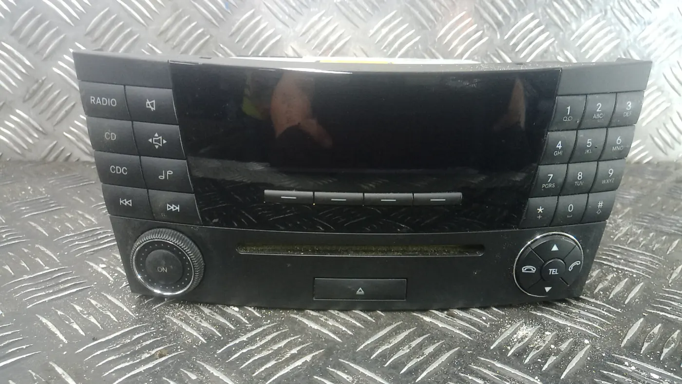 Магнитола к Mercedes-Benz E-klasse 2004
