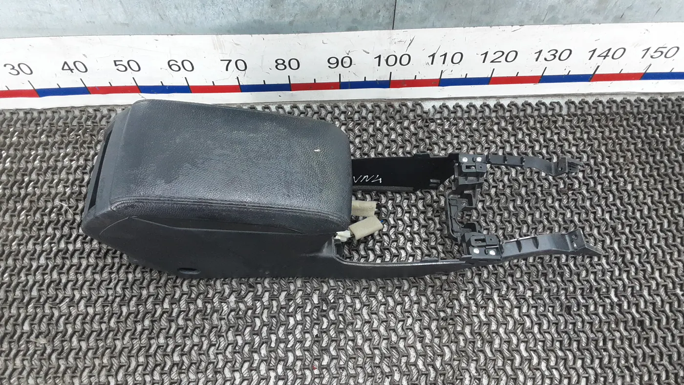 Подлокотник к Subaru Outback 2010