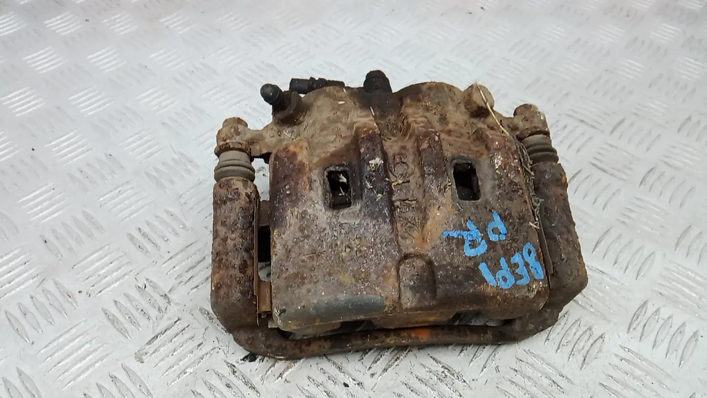 Скоба суппорта к Nissan X-Trail 2002