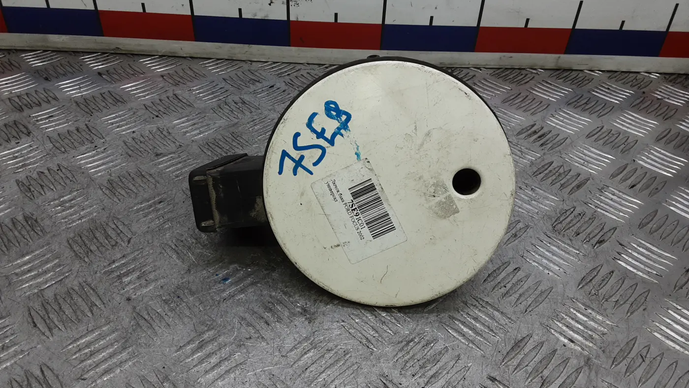 Лючок топливного бака к Ford Focus 2002