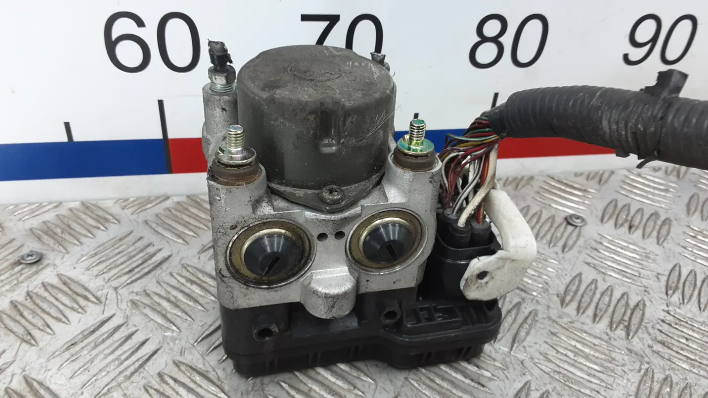 Блок ABS к Toyota RAV 4 2000