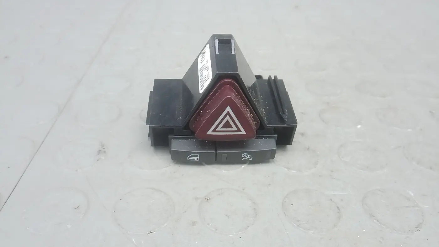 Кнопка  к Opel Corsa 2008