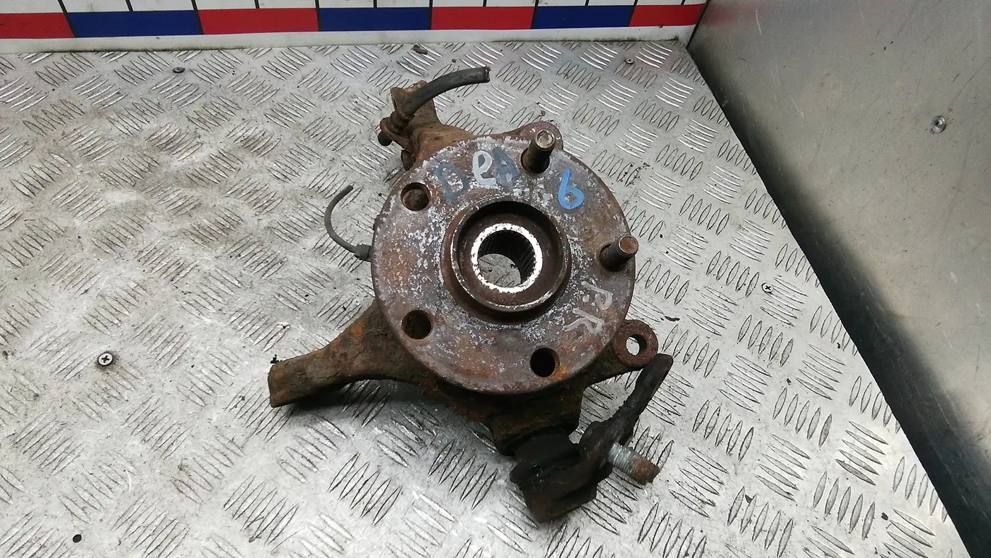 Кулак поворотный правый к Toyota RAV 4 2006