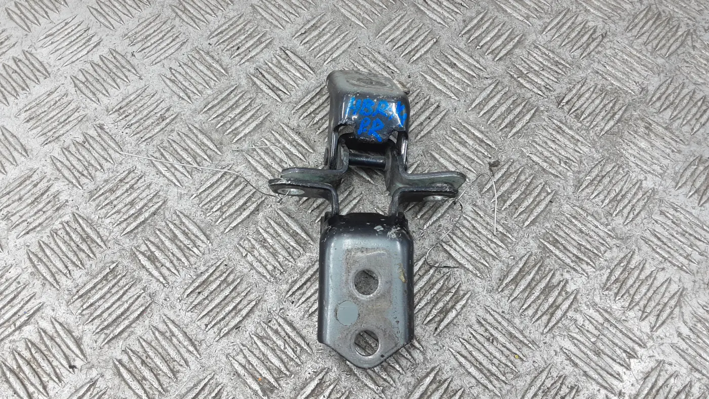 Петли к Mazda 100 2008