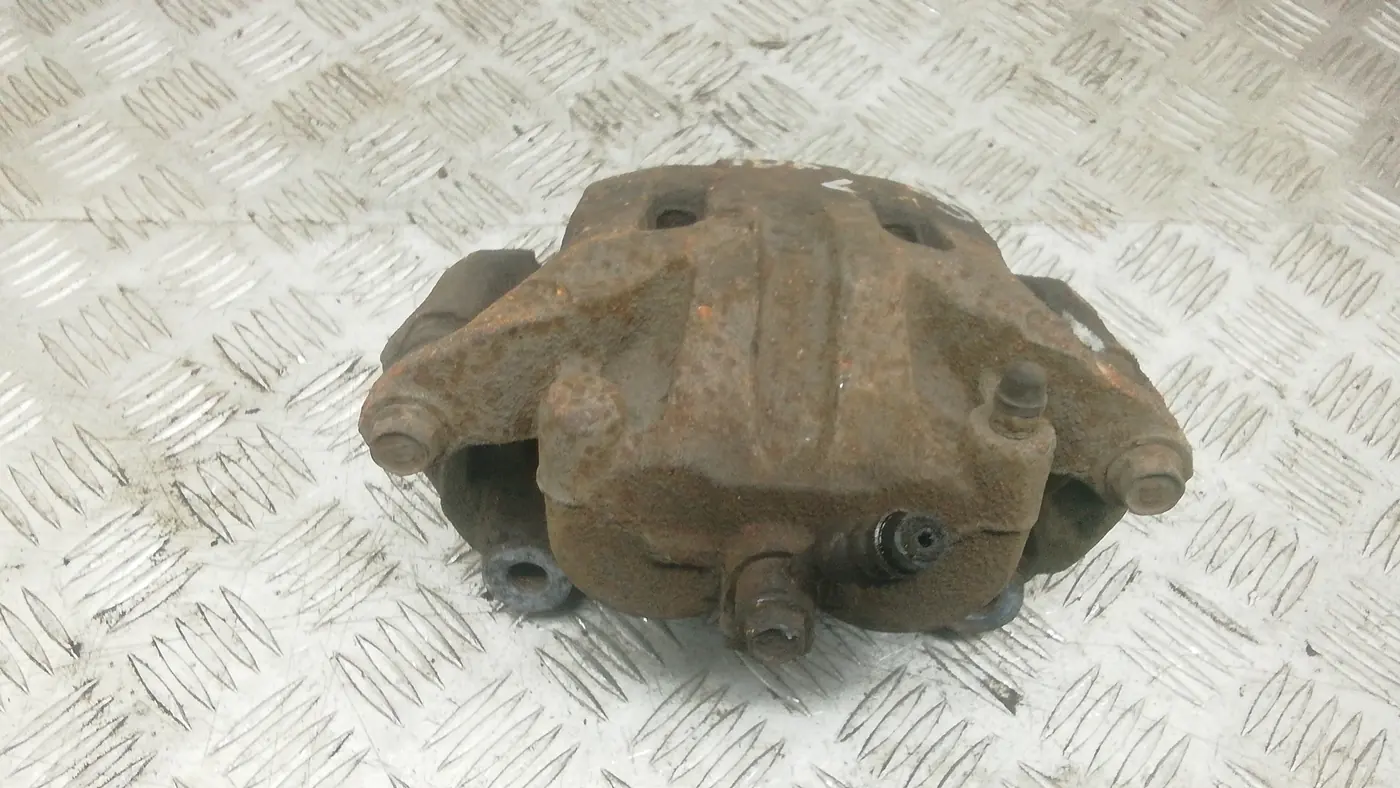 Скоба суппорта к Nissan Pathfinder 2006