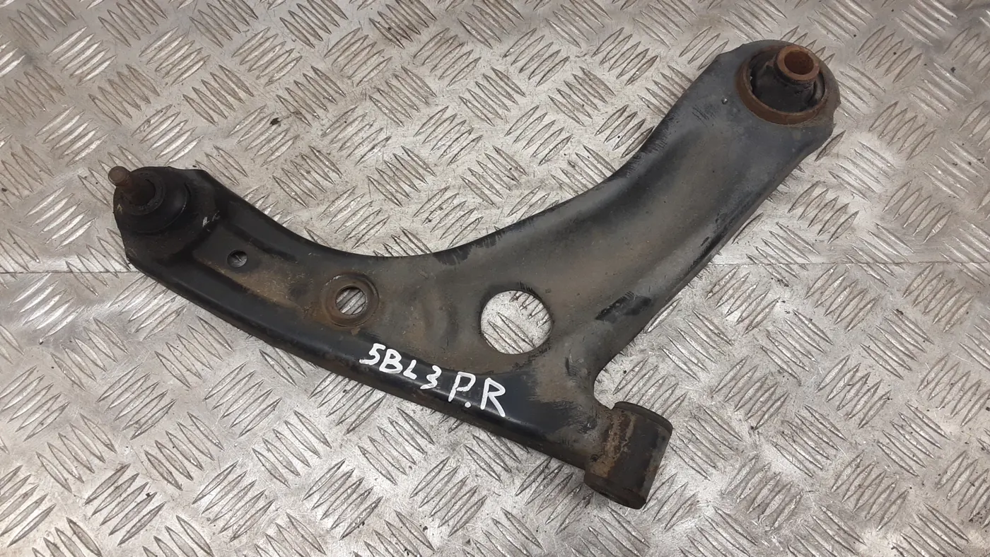 Рычаг передний к Peugeot 107 2006