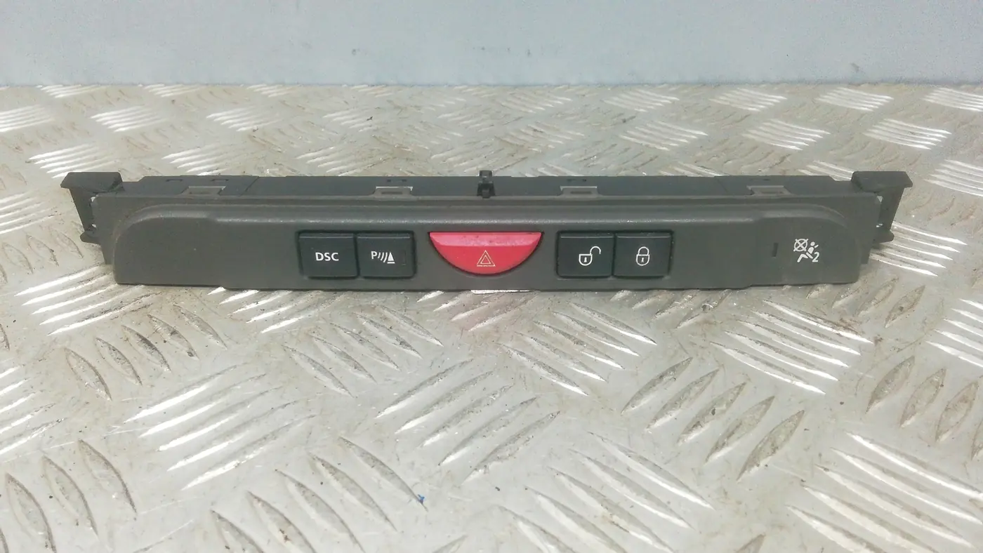 Кнопка  к Land Rover Discovery 2005