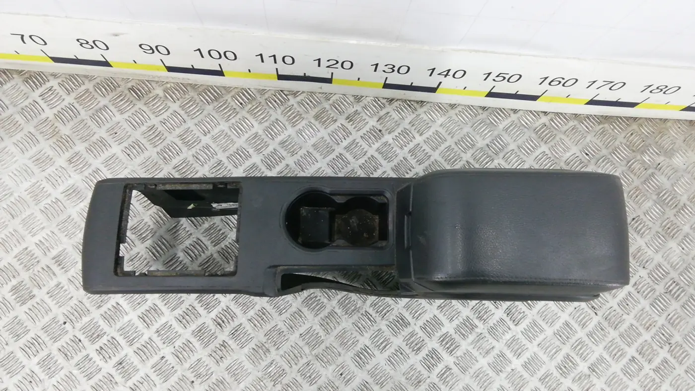 Подлокотник к Dodge Journey 2008