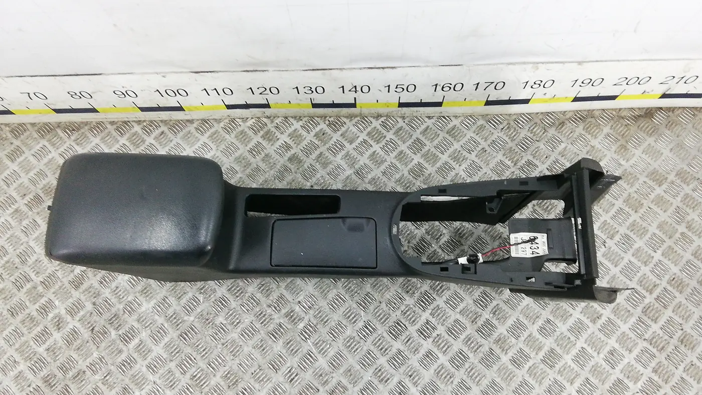 Подлокотник к Nissan X-Trail 2008