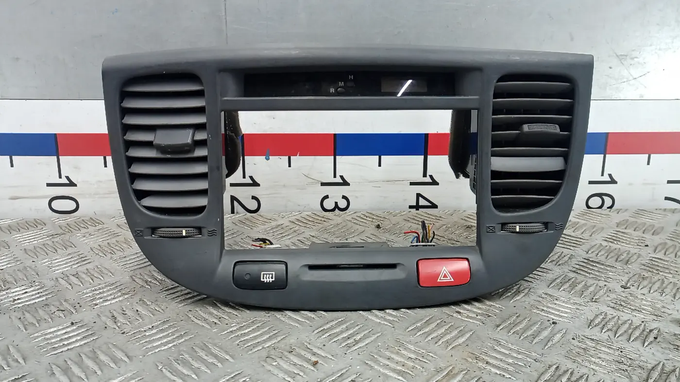 Кнопка  к Kia Rio 2009