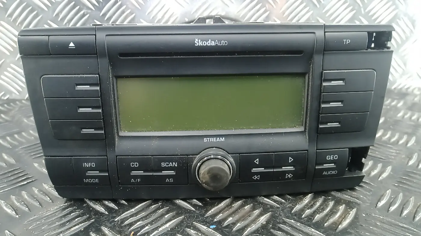 Магнитола к Skoda Octavia 2005
