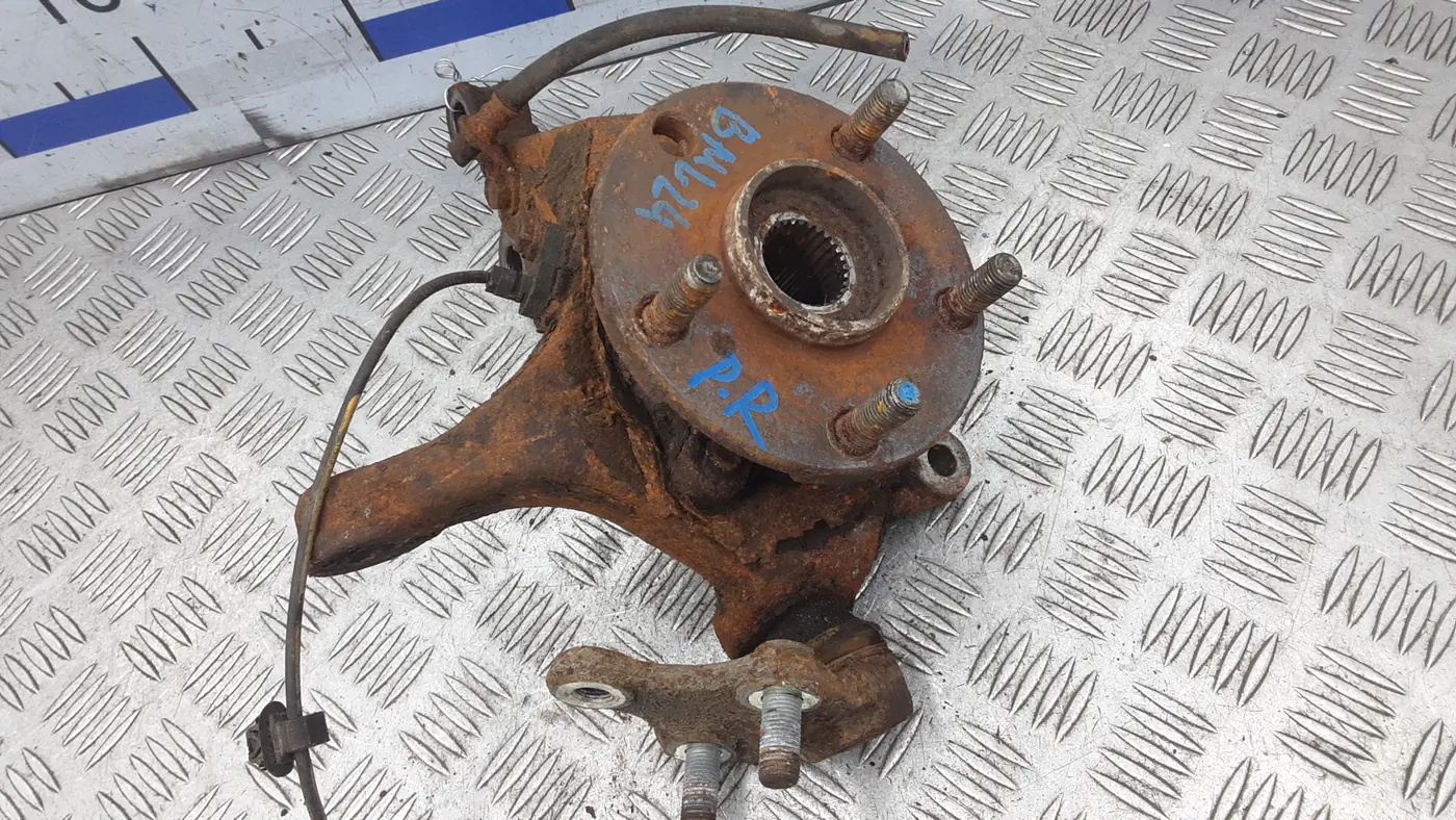 Кулак поворотный правый к Toyota RAV 4 2006