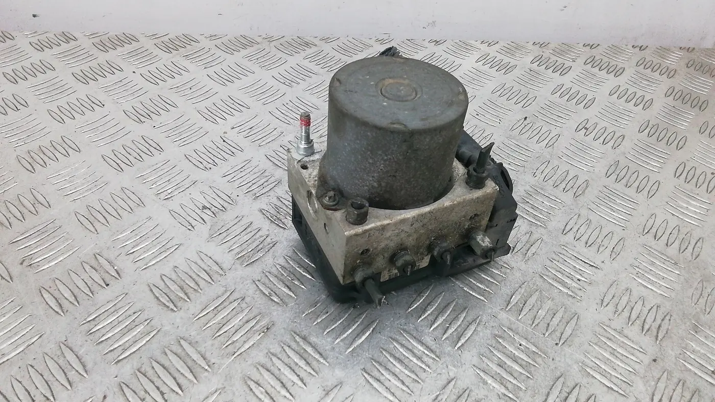 Блок ABS к Toyota Auris 2007