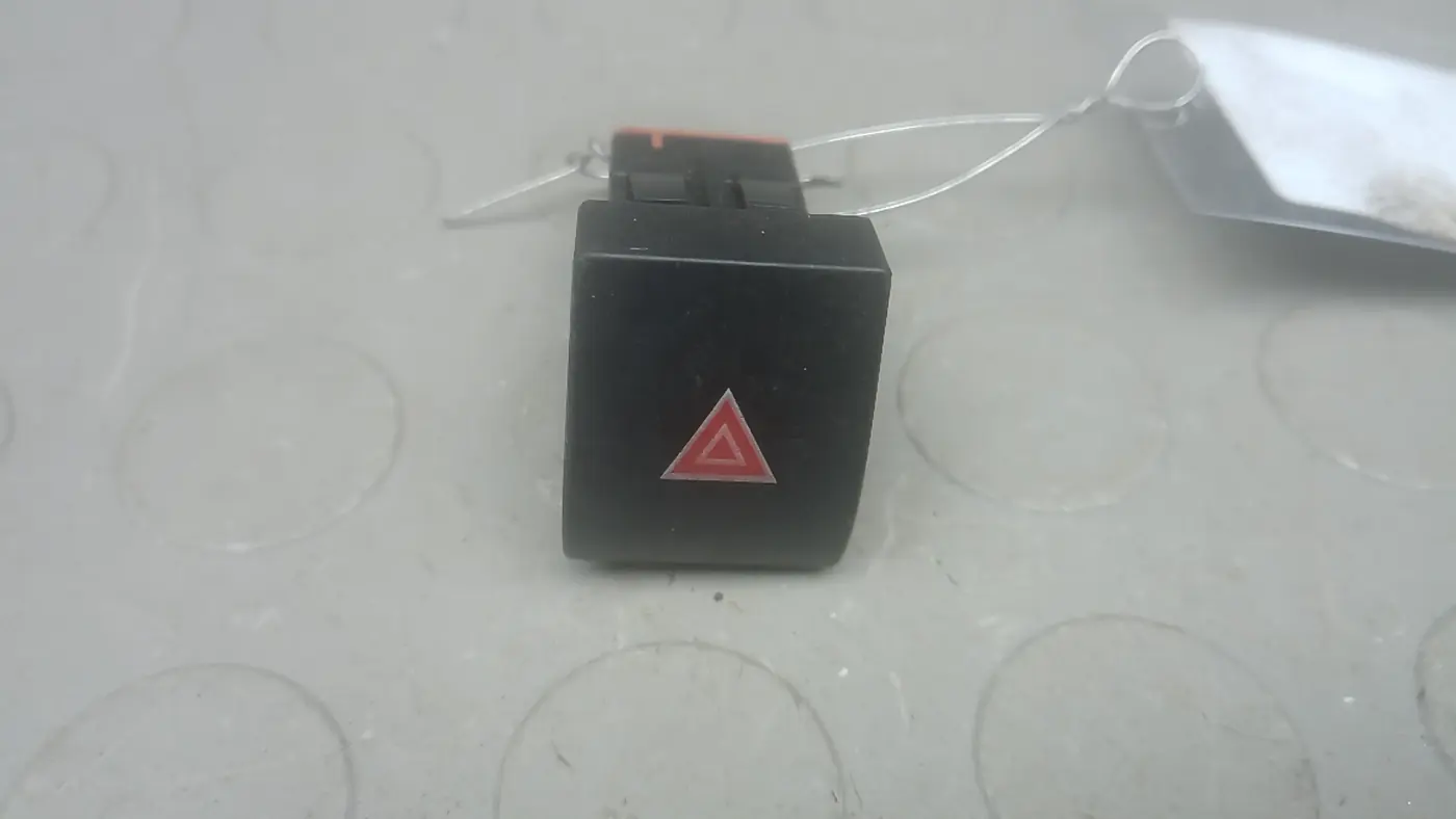 Кнопка  к Peugeot 3008 2010