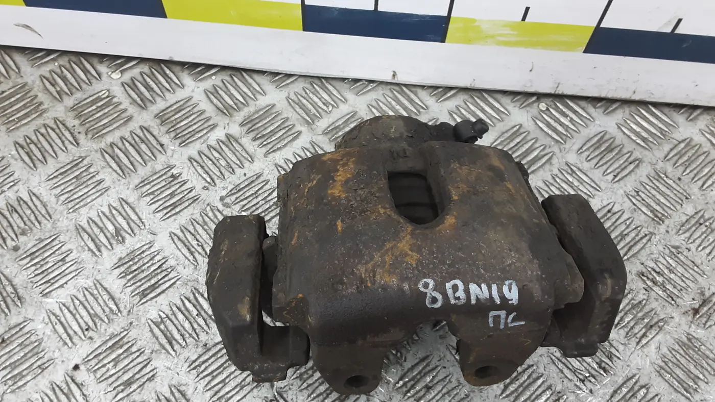 Скоба суппорта к Land Rover Range Rover 2004