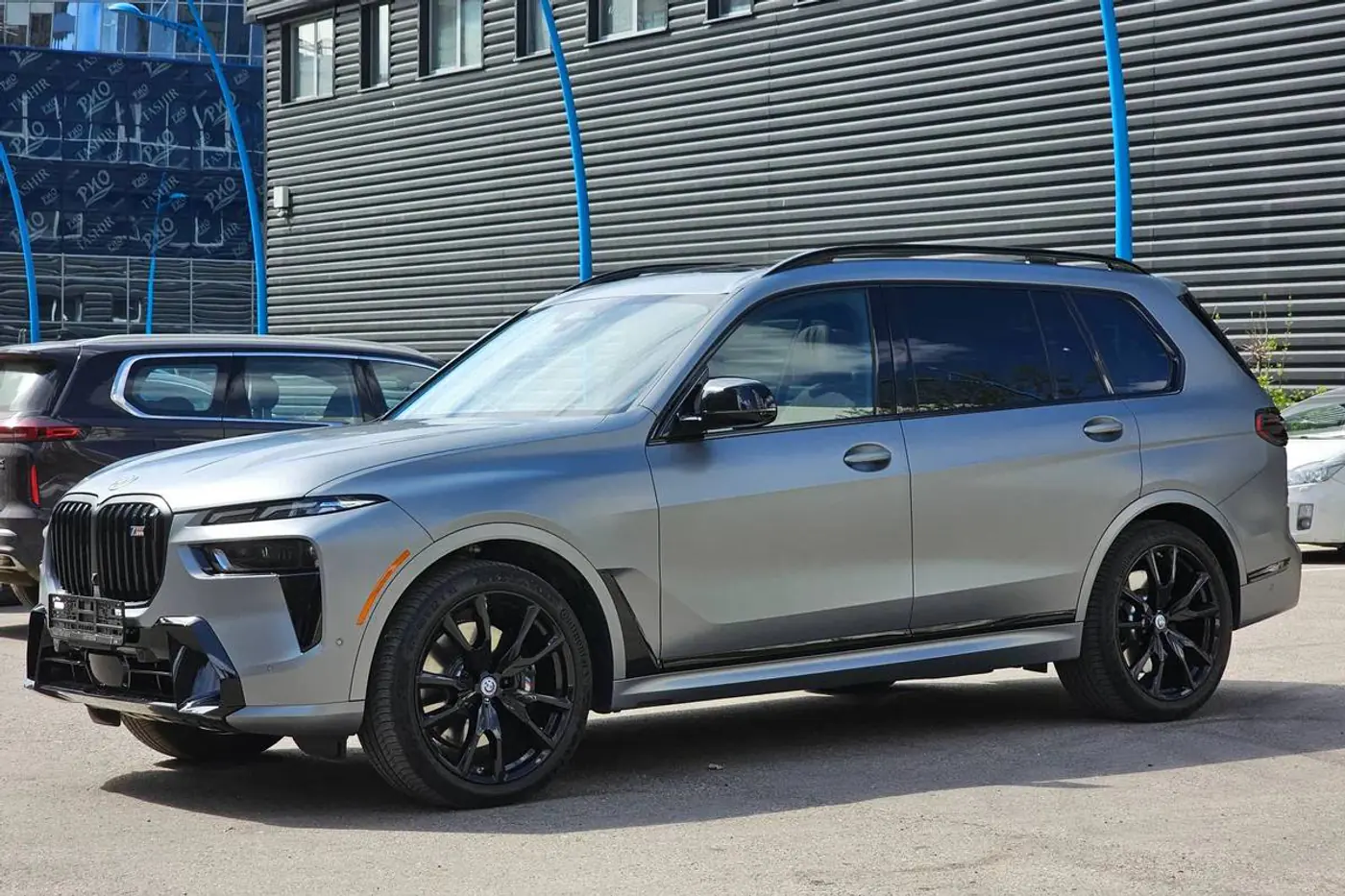338 тысяч рублей за BMW X7: страховщики рассказали о крупнейших выплатах