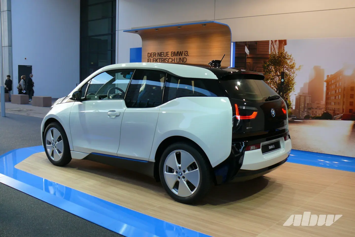 Новая «электротрешка» BMW: до 900 км на одной зарядке