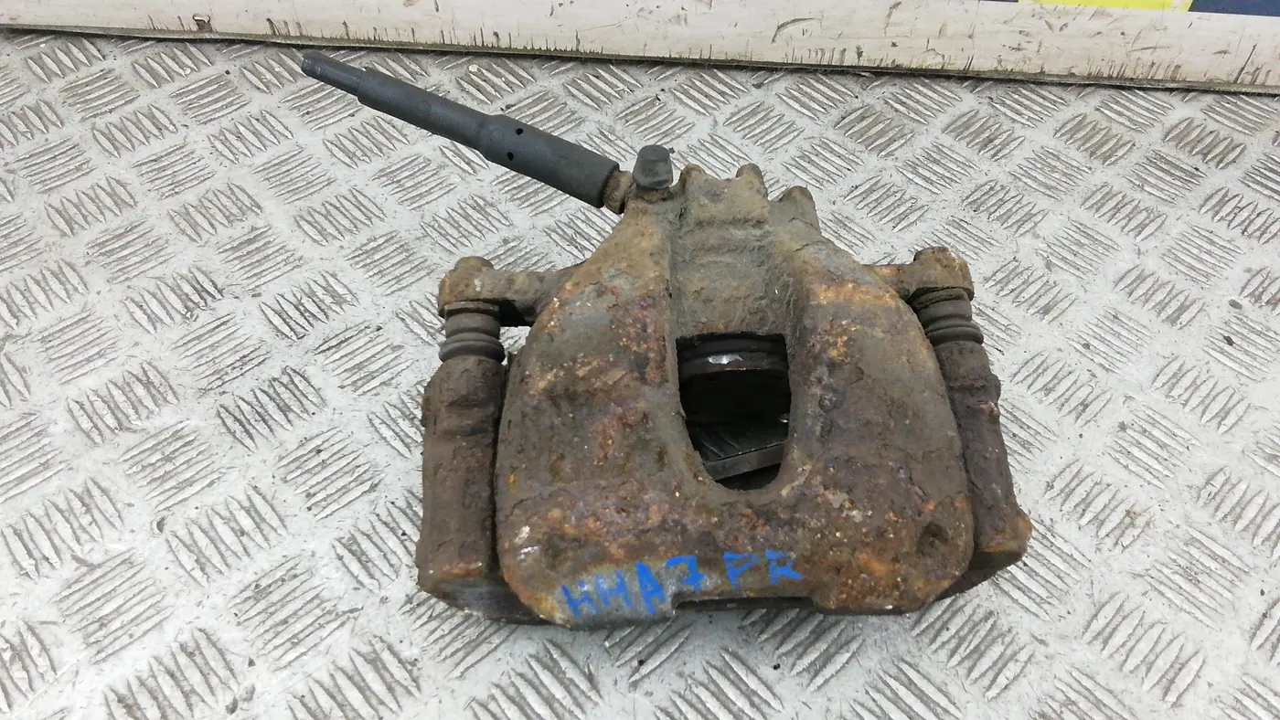 Скоба суппорта к Peugeot 3008 2010